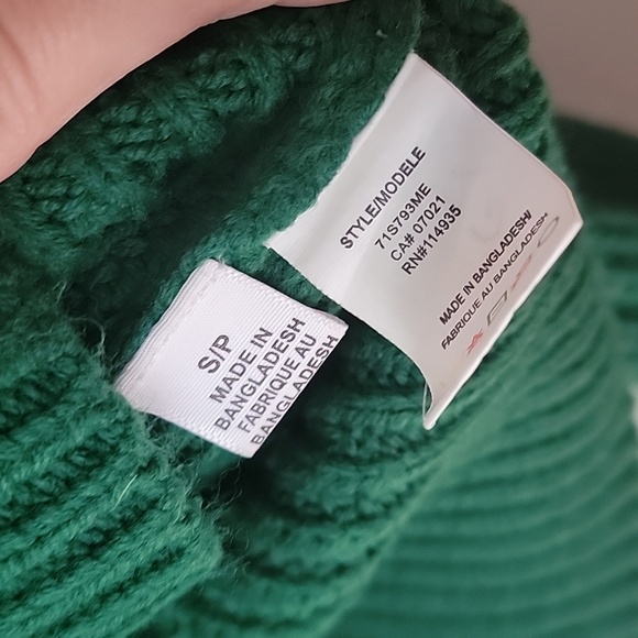 ❄️3/$25 SEVEN SISTERS Emerald Green Cropped Knit Sweater - Picture 4 of 6